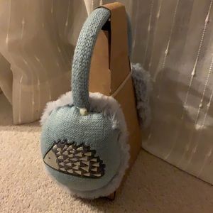 Ear muffs with gel packs